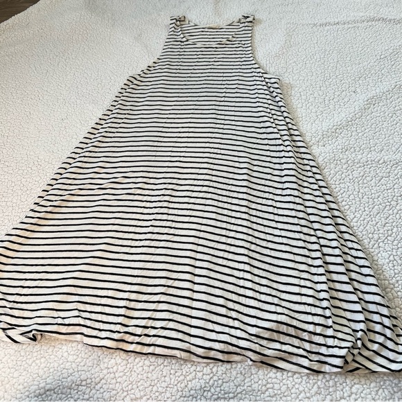 Garage Summer  Dress - Picture 3 of 8